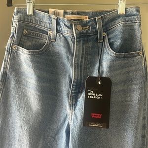 Levi’s womens 70’s High Skim Straight